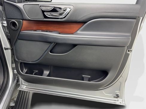 Used 2023 Lincoln Navigator Reserve image 49