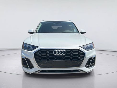 Used 2021 Audi Q5 e Premium Plus w/ Premium Plus Package AWD/4WD image 2