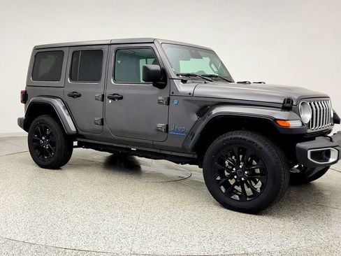 Used 2025 Jeep Wrangler Unlimited Sahara w/ Safety Group image 3