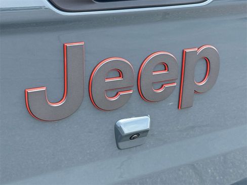New 2025 Jeep Gladiator Mojave w/ Convenience Group image 6