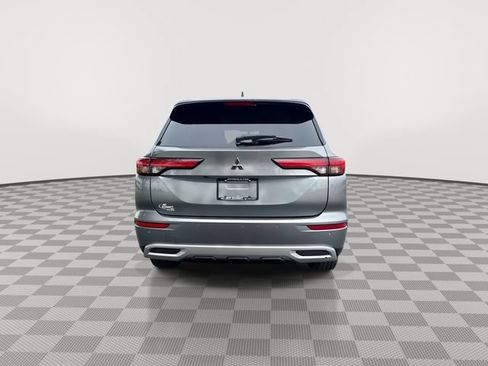Used 2023 Mitsubishi Outlander SE FWD image 10