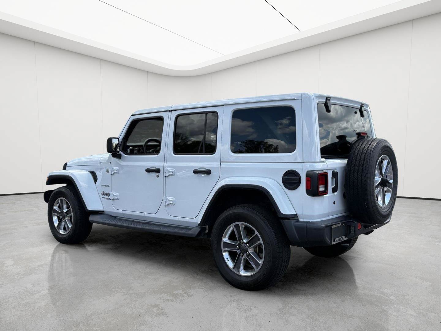 Used 2019 Jeep Wrangler Unlimited Sahara w/ Uconnect 4C Nav & Sound Group AWD/4WD image 6