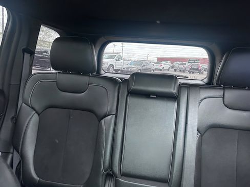 Used 2024 Jeep Grand Cherokee Altitude image 28