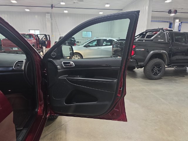 Used 2022 Jeep Grand Cherokee Laredo X AWD/4WD image 32