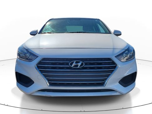 Used 2021 Hyundai Accent SE image 2