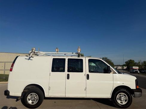 Used 2015 Chevrolet Express 2500 image 9