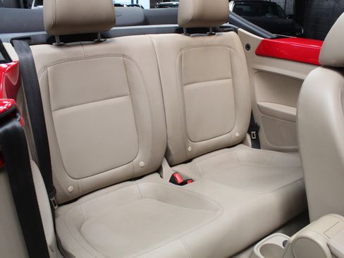 Used 2014 Volkswagen Beetle TDI FWD image 46