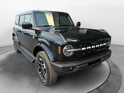 Certified 2025 Ford Bronco Outer Banks
