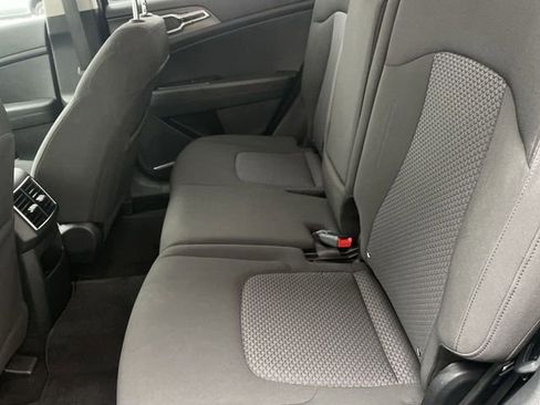 Used 2025 Kia Sportage LX image 21