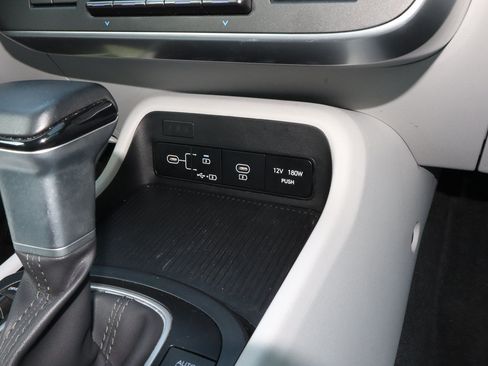 Used 2025 Hyundai Kona SEL FWD image 19
