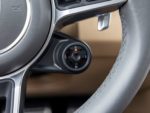 Certified 2023 Porsche Cayenne GTS AWD/4WD image 38