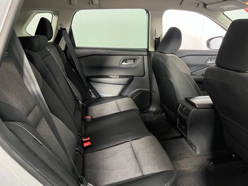 Used 2024 Nissan Rogue SV image 27