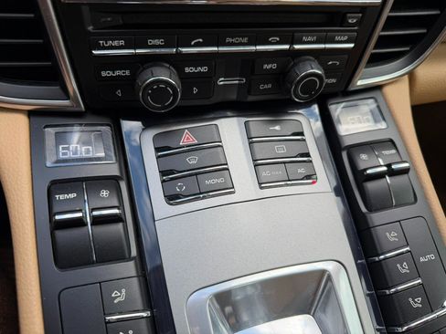 Used 2011 Porsche Panamera image 32
