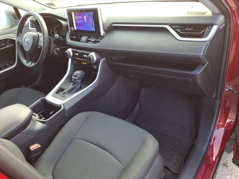 Used 2024 Toyota RAV4 LE image 19