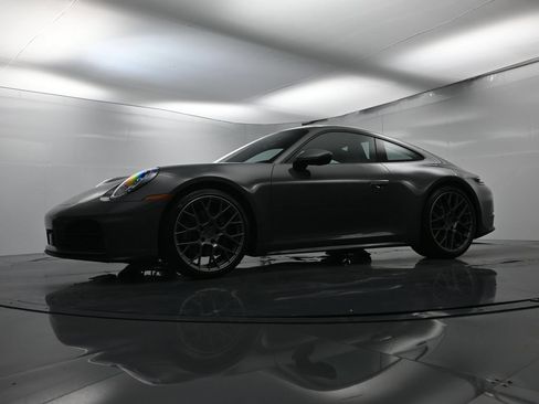 Certified 2025 Porsche 911 Carrera RWD image 39