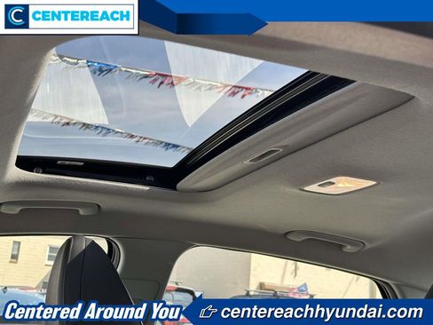 Used 2023 Hyundai Elantra Limited image 18