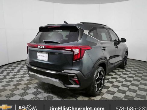 Used 2025 Kia Seltos EX FWD image 3