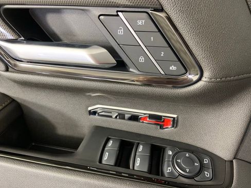 Used 2025 GMC Sierra 1500 AT4 w/ Technology Package AWD/4WD image 24