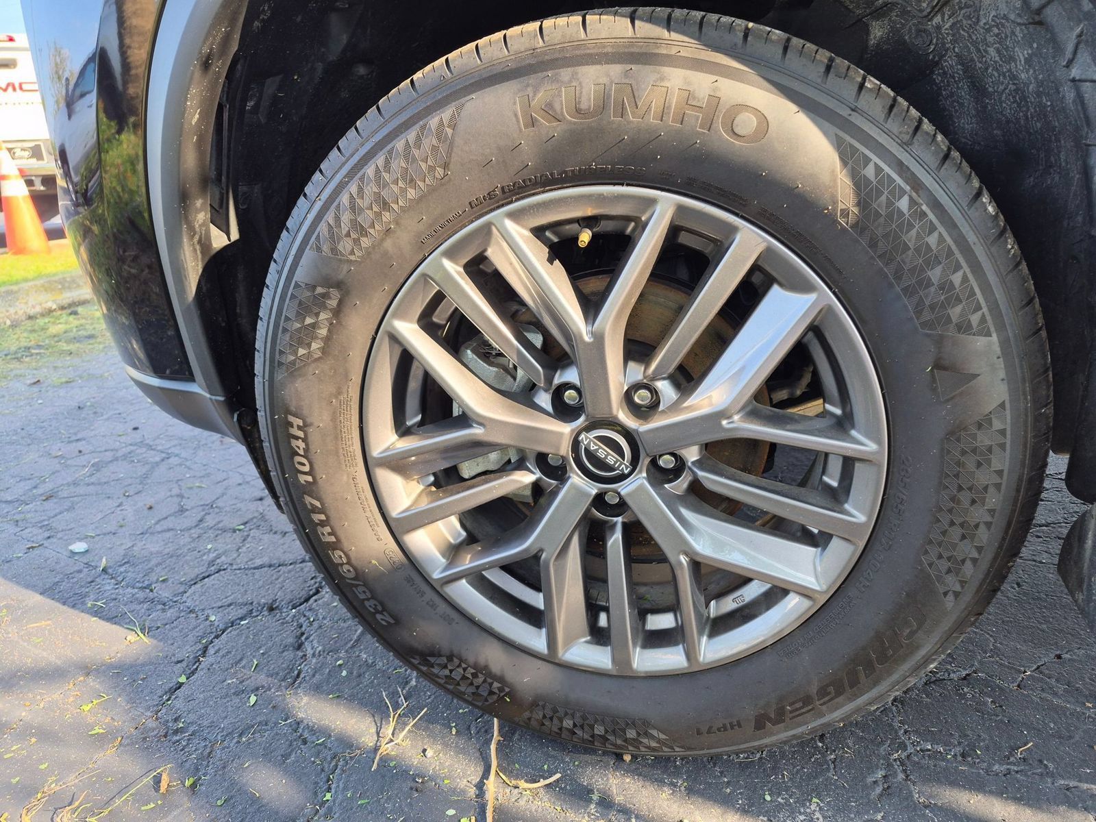 Used 2025 Nissan Rogue S FWD image 5