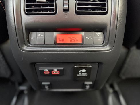 Used 2019 Nissan Pathfinder SL AWD/4WD image 30