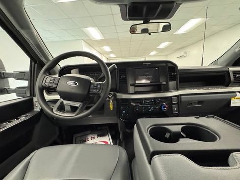 New 2026 Ford F250 XL w/ FX4 Off-Road Package AWD/4WD image 12