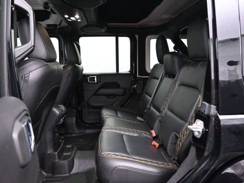 Used 2021 Jeep Wrangler Unlimited Sahara AWD/4WD image 31