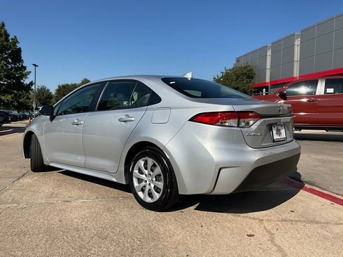 Used 2025 Toyota Corolla LE image 8