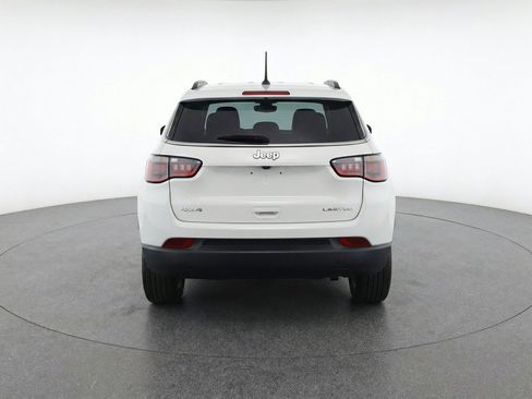 Used 2025 Jeep Compass Latitude AWD/4WD image 7