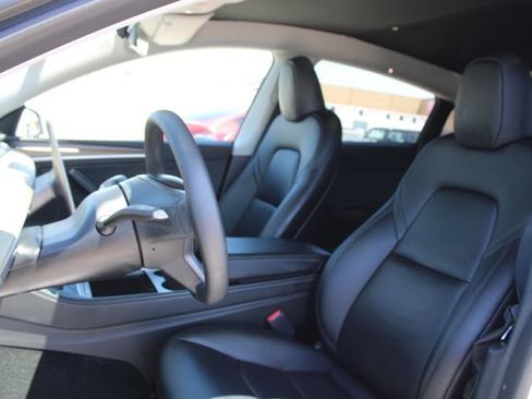Used 2023 Tesla Model Y Long Range AWD/4WD image 33