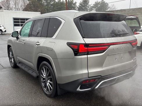 Used 2023 Lexus LX 600 F Sport image 5