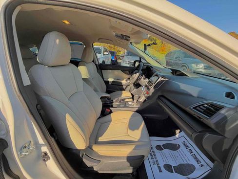 Used 2021 Subaru Impreza 2.0i Premium image 13