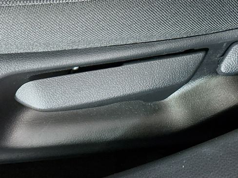 Used 2022 Toyota Corolla LE image 13