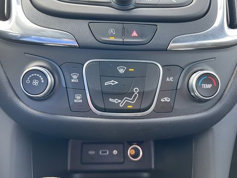 Used 2022 Chevrolet Equinox LT w/ LPO, Floor Liner Package image 13