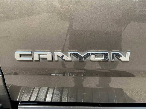 Used 2016 GMC Canyon SLT w/ Driver Alert Package image 9