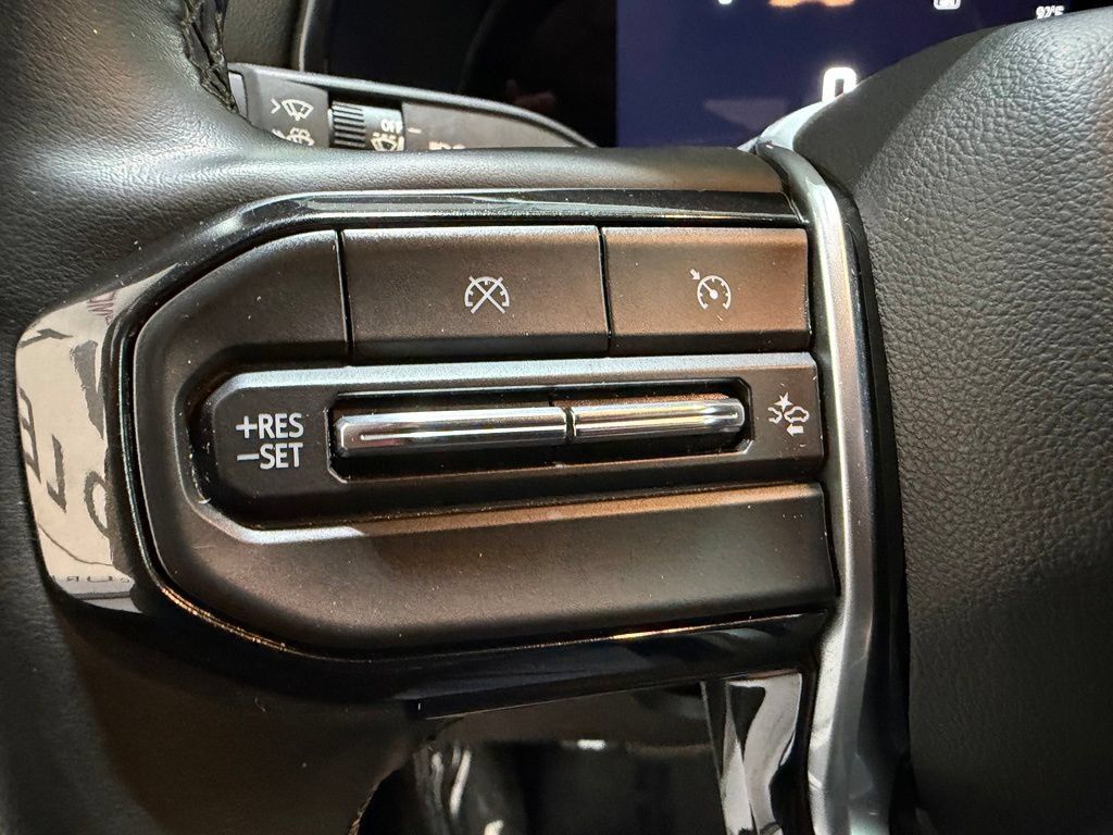 Used 2023 Chevrolet Colorado LT w/ LT Convenience Package II AWD/4WD image 21