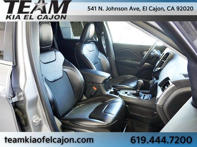 Used 2019 Jeep Cherokee Latitude Plus FWD image 13
