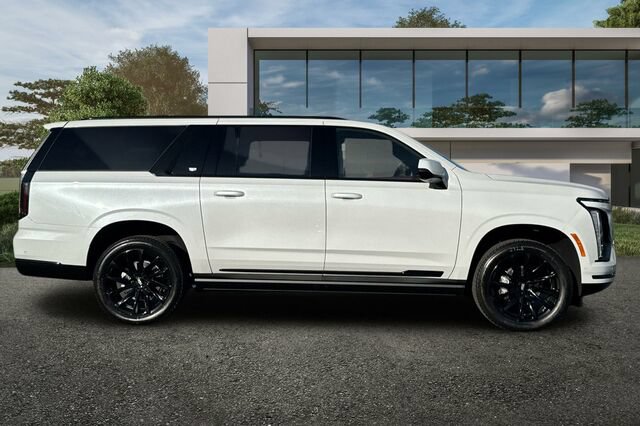 New 2026 Cadillac Escalade ESV Sport w/ LPO, ONYX Package AWD/4WD image 3