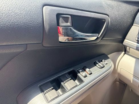 Used 2012 Toyota Camry LE FWD image 17