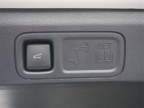 New 2024 Ford Expedition XLT image 15