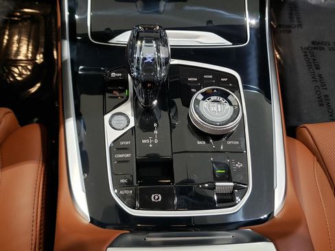 New 2026 BMW ALPINA XB7 AWD/4WD image 26