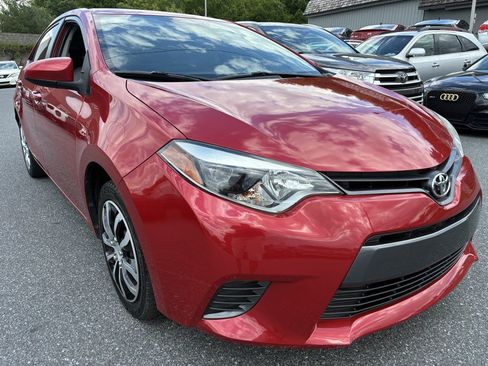Used 2015 Toyota Corolla LE FWD image 3