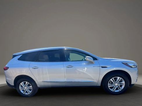 Used 2018 Buick Enclave Essence w/ Trailering Package AWD/4WD image 4