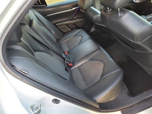 Used 2021 Toyota Camry SE FWD image 18