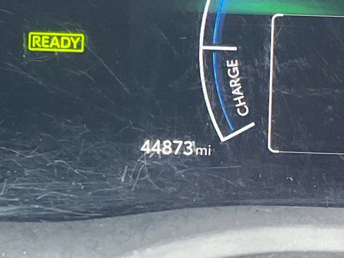 Used 2025 Toyota Camry LE w/ Convenience Package FWD image 9