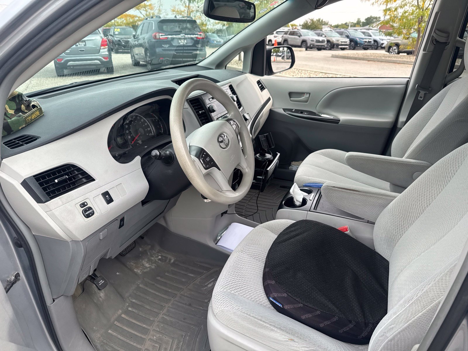Used 2012 Toyota Sienna LE w/ Towing Pkg AWD/4WD image 31