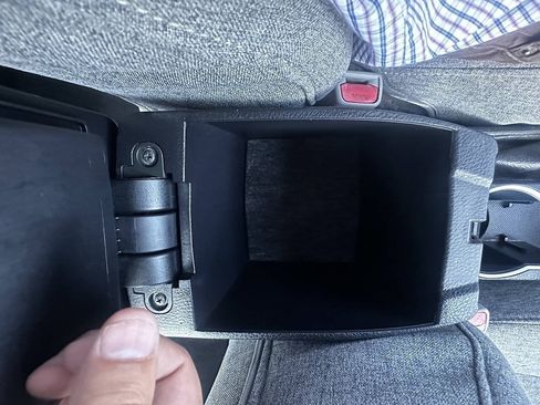 Used 2015 Toyota Corolla LE FWD image 14