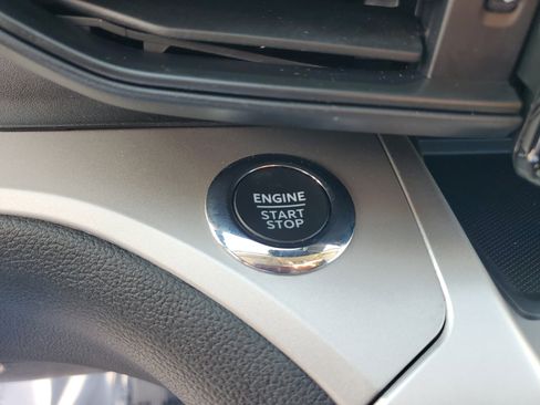 Used 2022 Ford Explorer XLT image 25