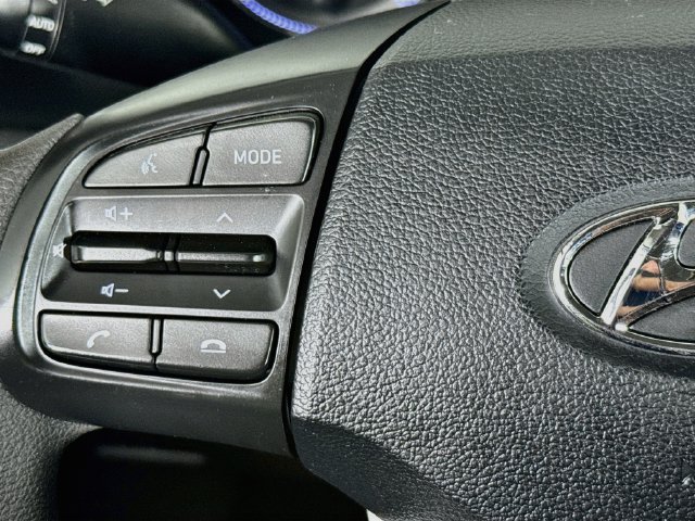 Used 2020 Hyundai Venue SE FWD image 11