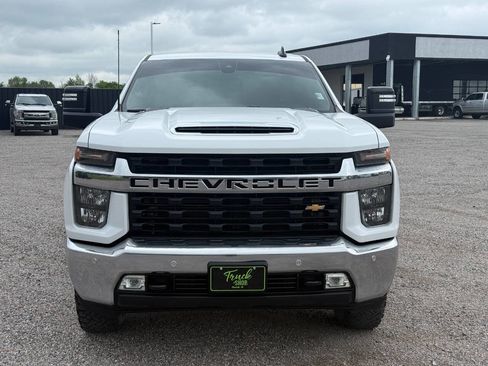 Used 2022 Chevrolet Silverado 2500 LT w/ Convenience Package AWD/4WD image 2