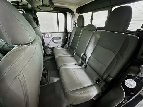 Used 2022 Jeep Gladiator Sport image 25